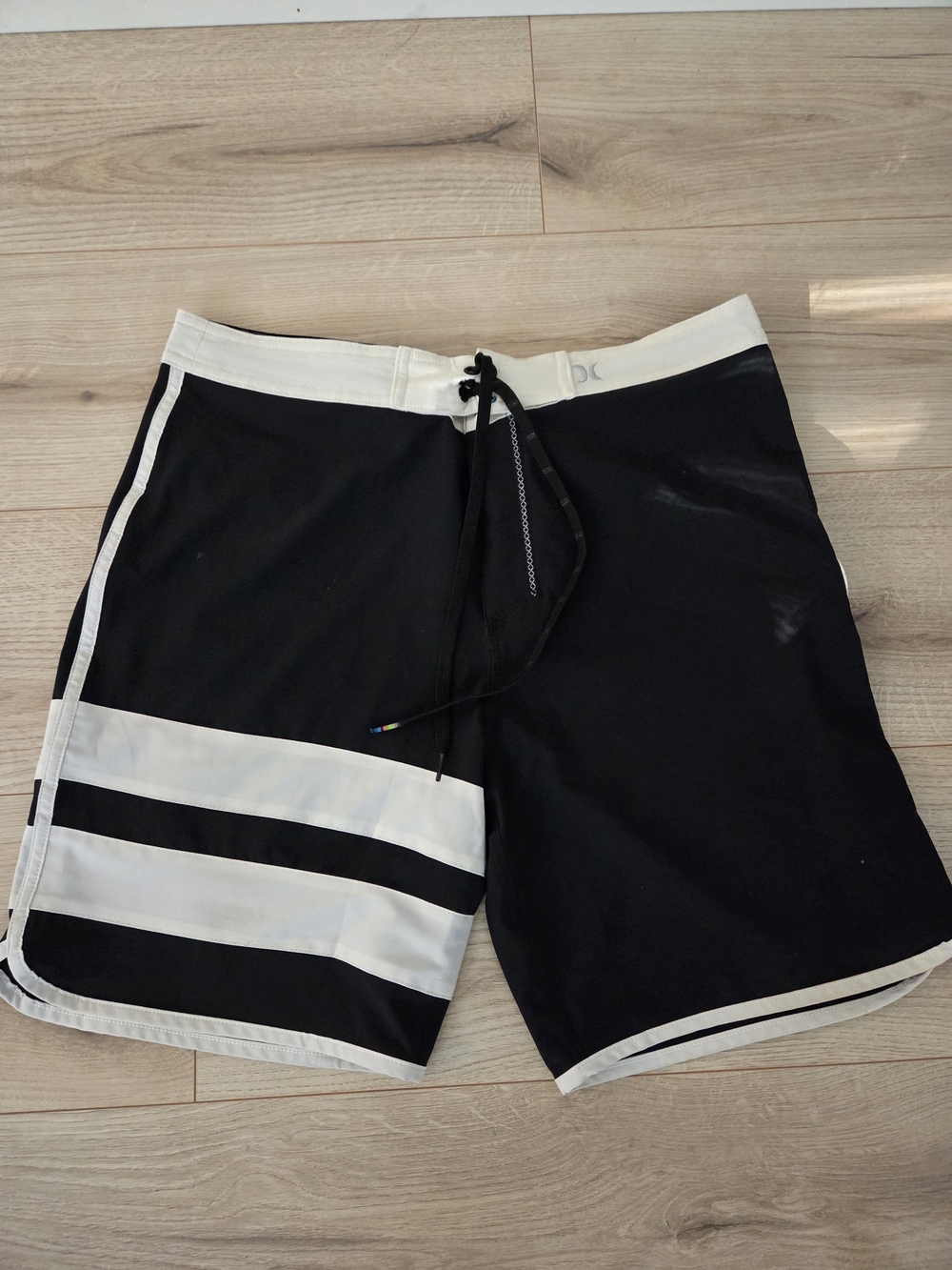Hurley Mens PHANTOM Black and White Board Shorts with Striped Hem